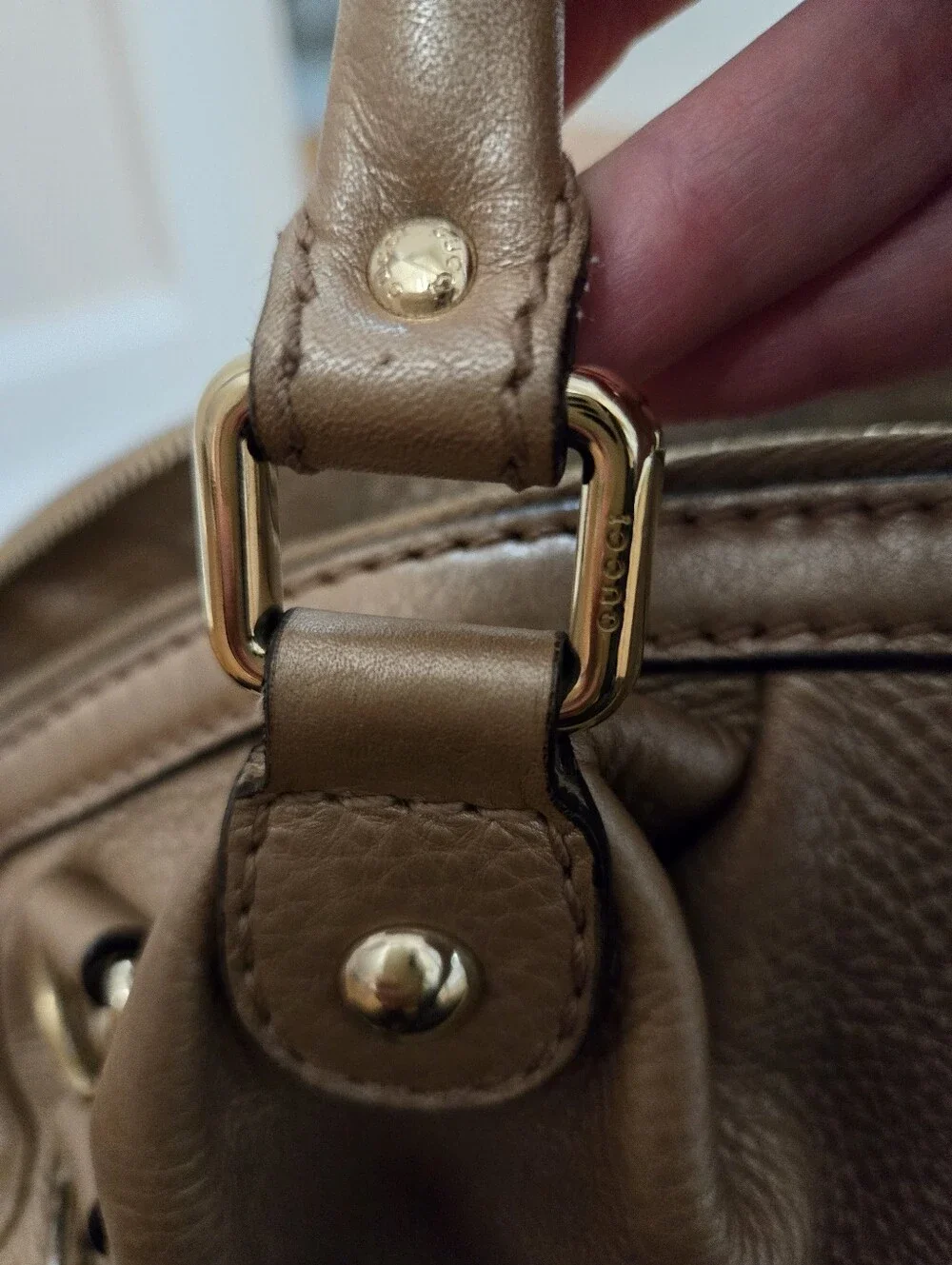 Gucci Authentic Large Sukey Tote In Taupe Pebbled Leather